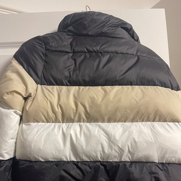 ZARA - Short Puffer Jacket - Picture 2 of 3